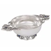 Zdjęcie Prosta czarka Quaich z kamieniem celtyckim w kolorze niebieskim – stylowy prezent