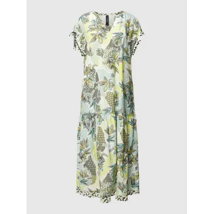 Zdjęcie Sukienka midi z kwiatowym wzorem na całej powierzchni