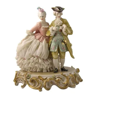 Zdjęcie Figura kobiety z mężczyzną - porcelana z Włoch