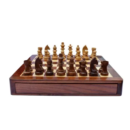 Zdjęcie Doskonały na podróże magnetyczny komplet szachowy - The Chess Empire