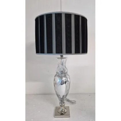 Zdjęcie Luksusowa lampa stołowa z florenckiego kryształu z efektem lustra i kloszem z czarnego materiału – Il Paralume Marina