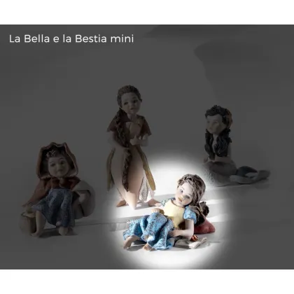 Zdjęcie Figurka dziewczynki z powieści Piękna i Bestia - Sibania