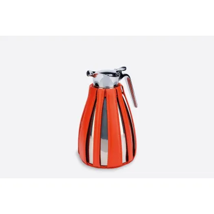 Zdjęcie Elegancki średniej wielkości dzbanek termiczny w pomarańczowym pokrowcu ze skóry naturalnej - do kuchni