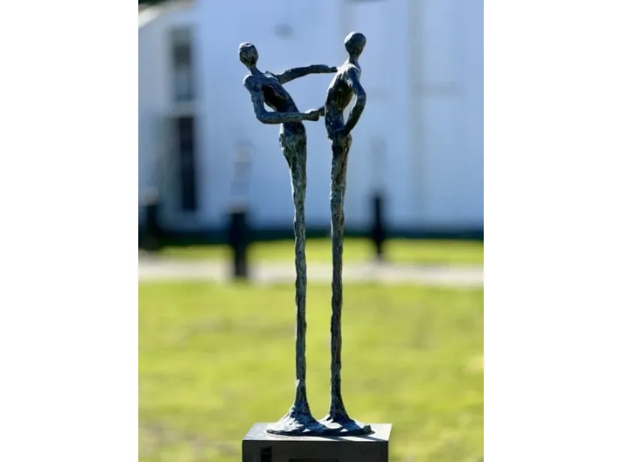 obrazek 3 Luksusowa rzeźba do ogrodu z brązu "Uścisk dłoni"