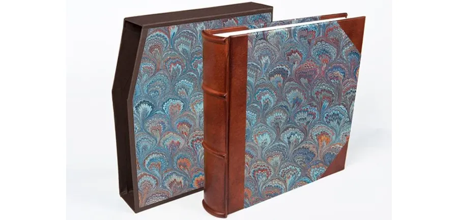 picture 1 Hand crafted horizontal photo album leather-paper K4PL (33x33 cm)