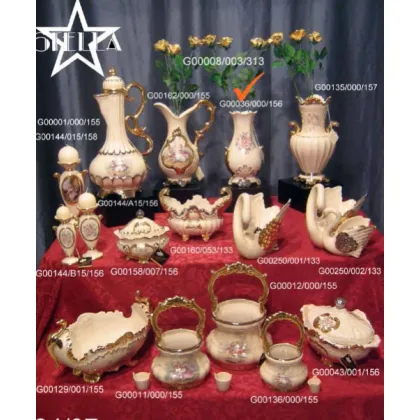 Picture A tasteful ceramic vase decorated with gold and platinum