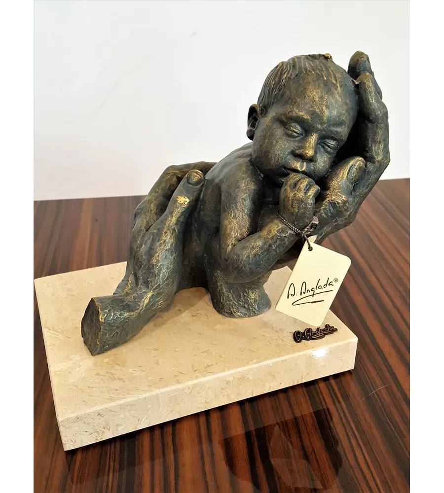 picture 9 The first dream of a child - an impressive figurine on the desk!