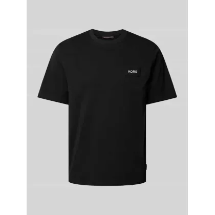 Zdjęcie T-shirt z naszywką z logo
