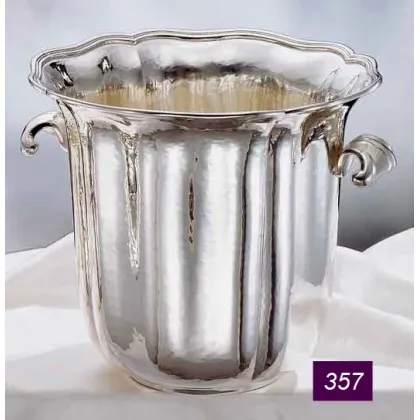 Picture Large silver container, model 357
