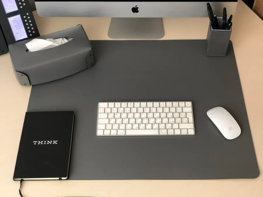 obrazek 3 Wyjątkowa skórzana podkładka ochronna na biurko 48х65 cm