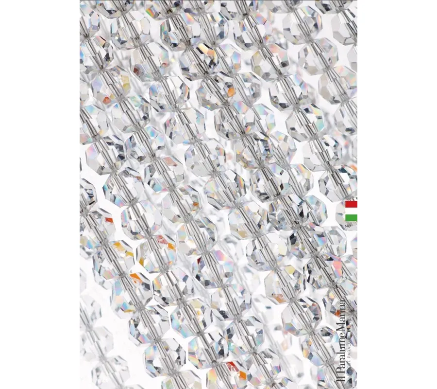 obrazek 2 Lampa podłogowa z mosiądzu z rzędami kryształowych pereł z abażurami z białej błyszczącej organzy - Il Paralume Marina