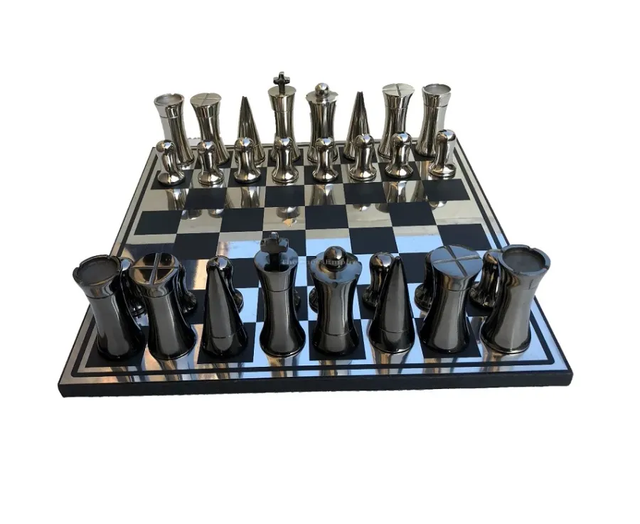 obrazek 2 Ponadczasowy zestaw aluminiowy do gry w szachy - The Chess Empire