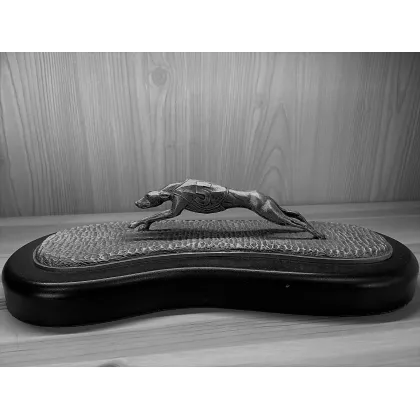 Zdjęcie Ekskluzywna statuetka – nagroda dla najszybszego charta wykonana z pewteru