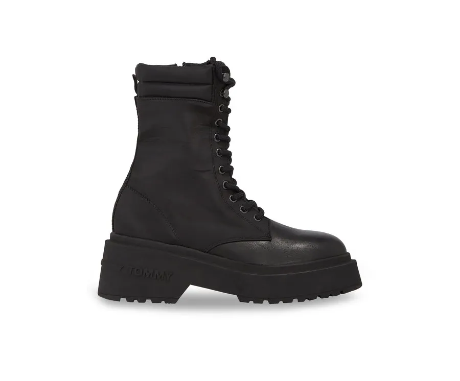 obrazek 1 Tommy Jeans Botki Tjw Lace Up Padded Boot EN0EN02405 Czarny
