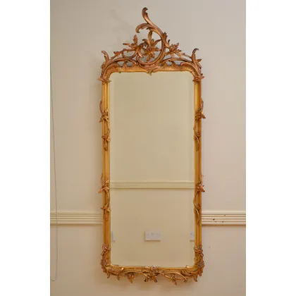Zdjęcie Antyczne pozłacane lustro z przełomu wieków w stylu Rokoko