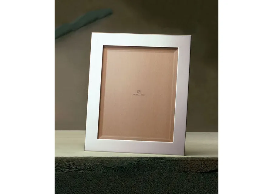 obrazek 1 Wyjątkowa włoska ramka na zdjęcia 13×18 cm platerowana srebrem - Pampaloni