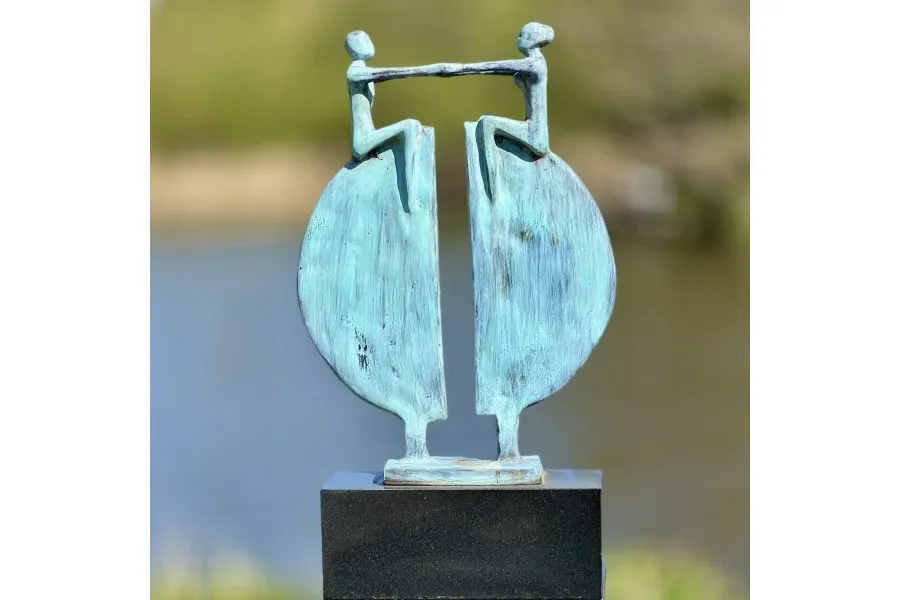 obrazek 1 Luksusowa statuetka "Nowa perspektywa" - idealna ozdoba do ogrodu