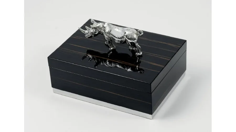 obrazek 1 Klasyczne pudełko z hebanu z posrebrzanym mosiężnym nosorożcem