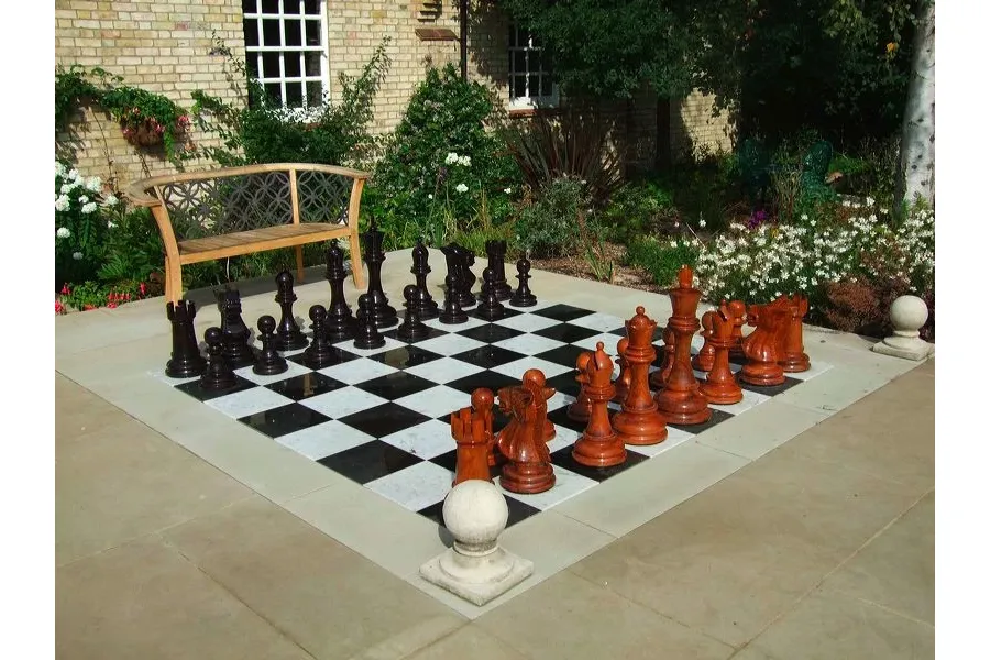 obrazek 3 Bardzo duże figury szachowe wykonane z drewna tekowego - Giant Chess