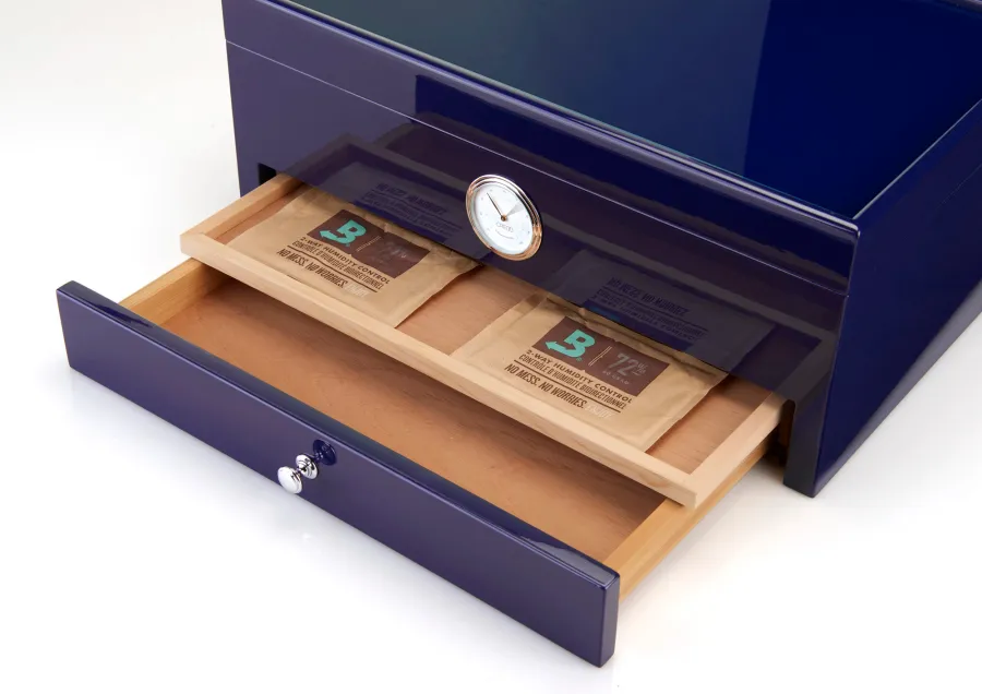 obrazek 3 Luksusowy humidor na cygara z cedru zdobiony kubańską flagą