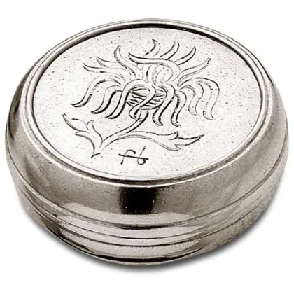 Picture Beautiful desk decoration - a box for trinkets