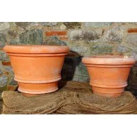 Picture Elegant terracotta garden pot from Italy - Fornace Masini