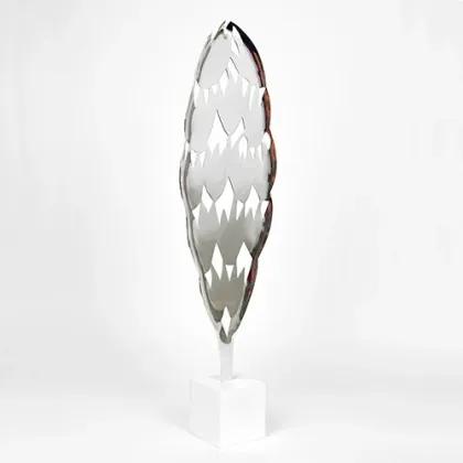 Zdjęcie Luksusowa posrebrzana statuetka