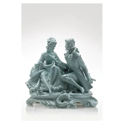 Zdjęcie Ekskluzywna figura pary kochanków z porcelany na komodę