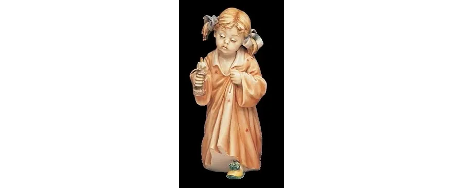 obrazek 1 Dziewczynka ze świeczką  - porcelanowa figurka z Włoch