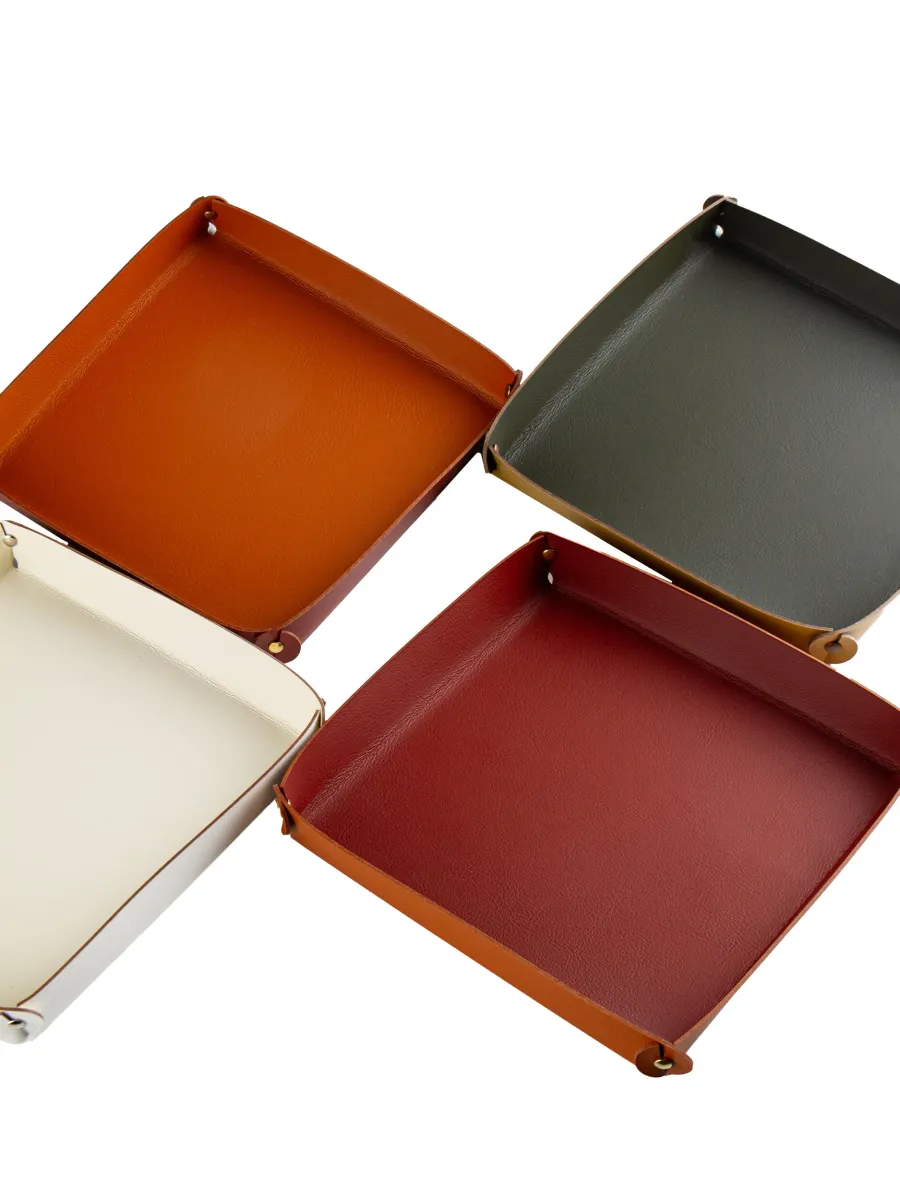 obrazek 3 Wyjątkowa taca 17x17xH3 cm w stylowym kolorze koniaku