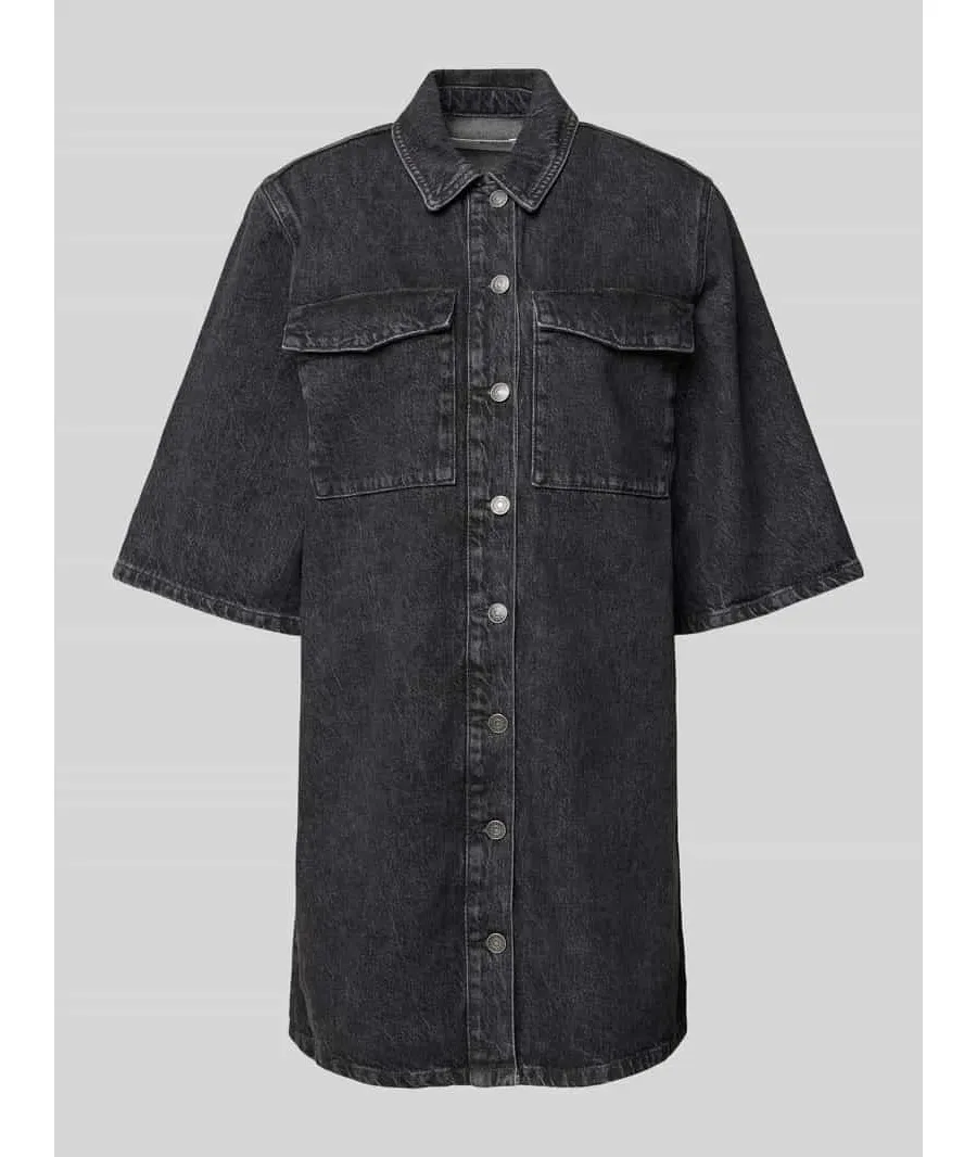 obrazek 1 Sukienka jeansowa o długości do kolan z kieszeniami z patką na piersi model ‘HARPER’