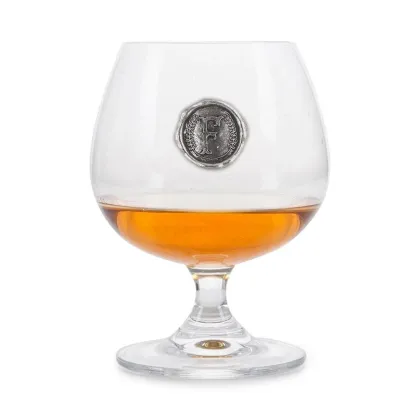 Zdjęcie Kieliszek do brandy z emblematem z literą „F” – prezent na specjalną okazję dla niego lub dla niej