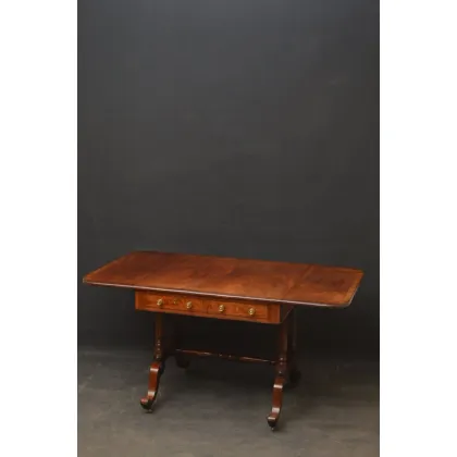 Zdjęcie Antyczny, regencyjny rozkładany stół, z wysoko wyprofilowanym mahoniowym blatem z krawędzią z drzewa różanego