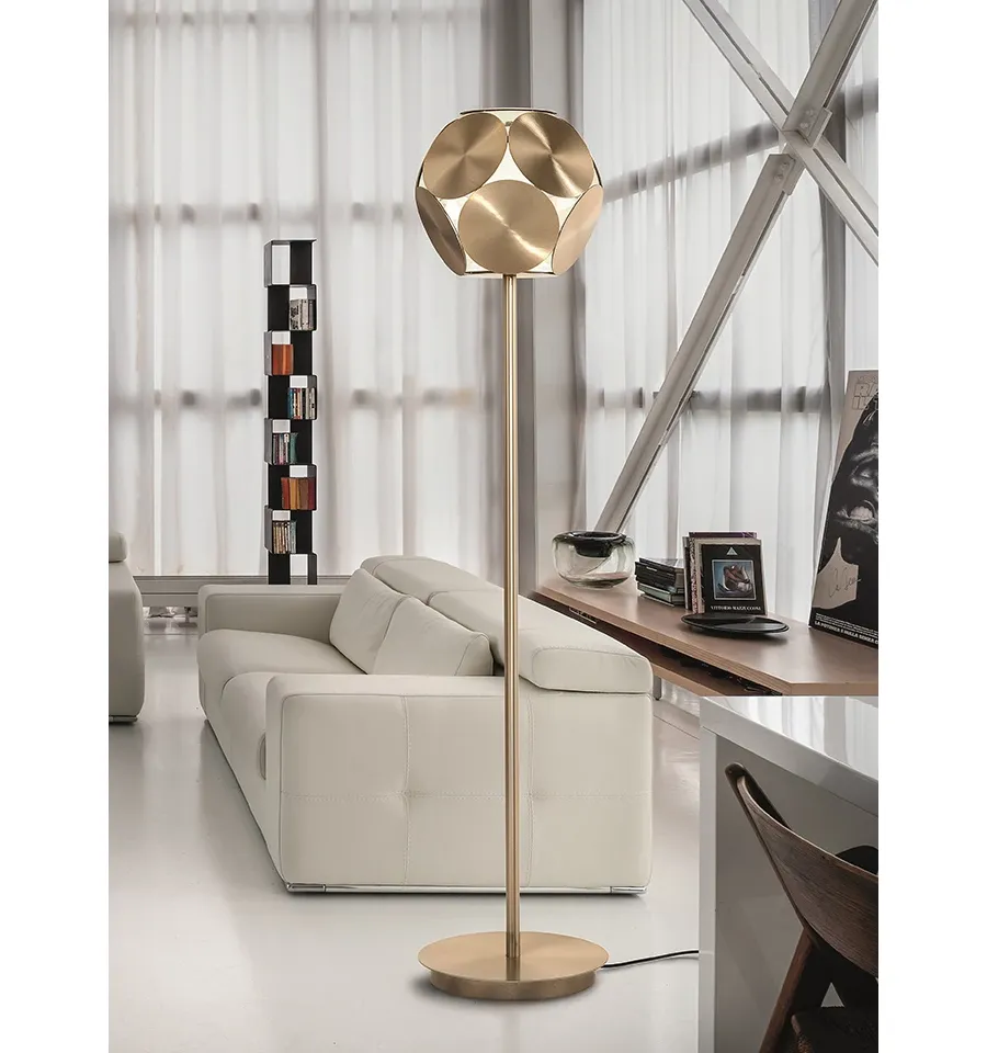 obrazek 1 Prosto z Włoch - nowatorska lampa stojąca do domu