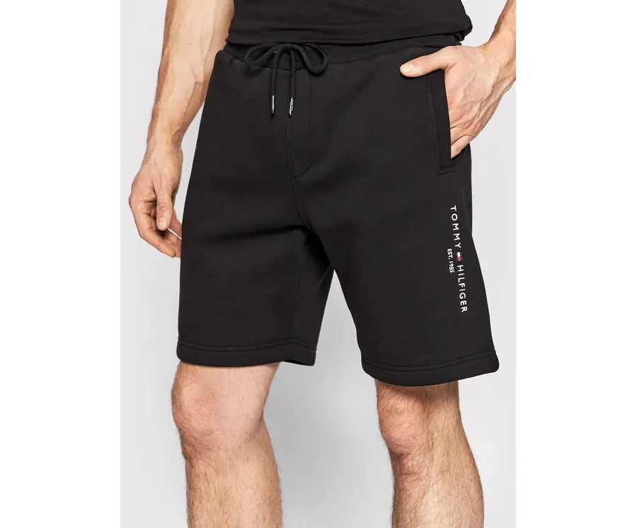obrazek 1 Tommy Hilfiger Szorty sportowe Logo MW0MW22198 Czarny Regular Fit
