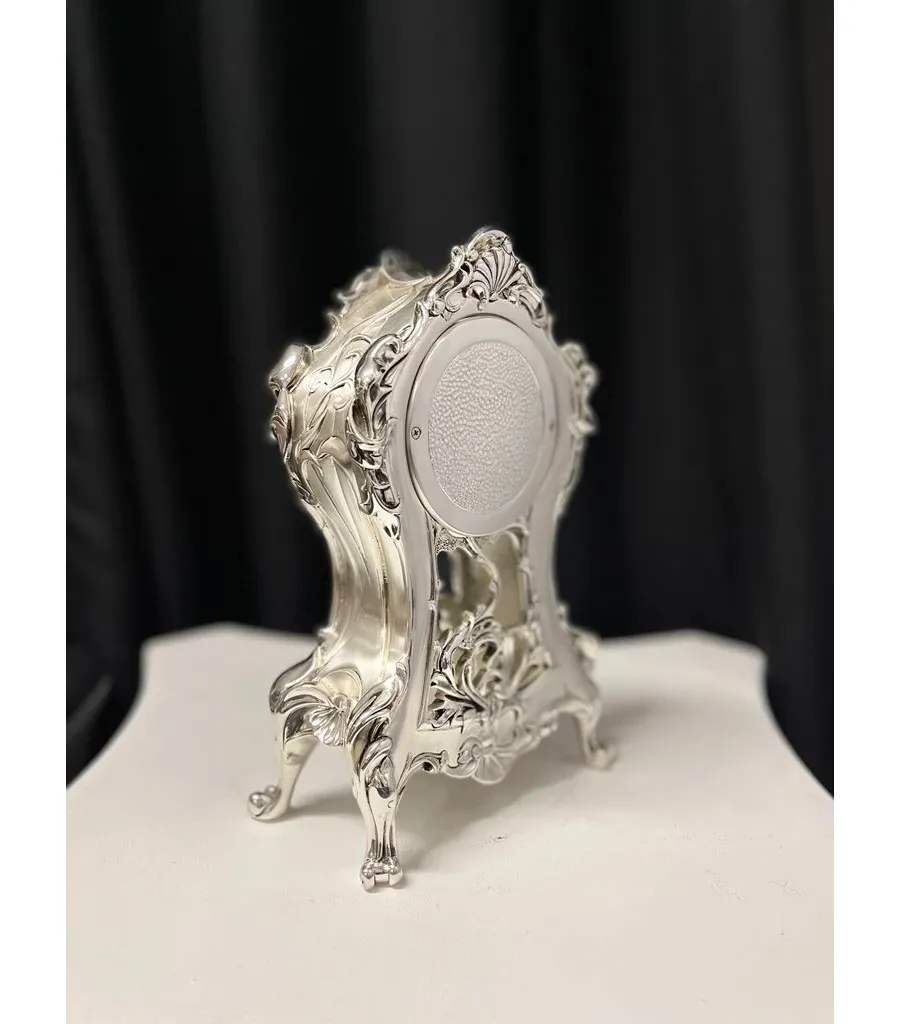 picture 3 A beautiful and original clock for the apartment