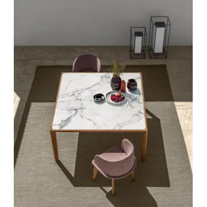 Zdjęcie Piękny luksusowy stół włoskiego producenta