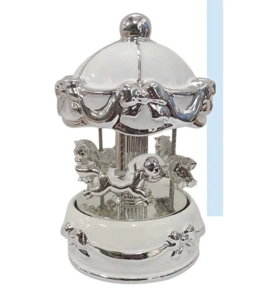 obrazek 1 Piękna srebrna pozytywka w kształcie karuzeli ze światełkami LED