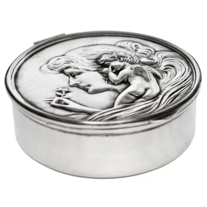 Picture A desk box decorated in Art Nouveau style