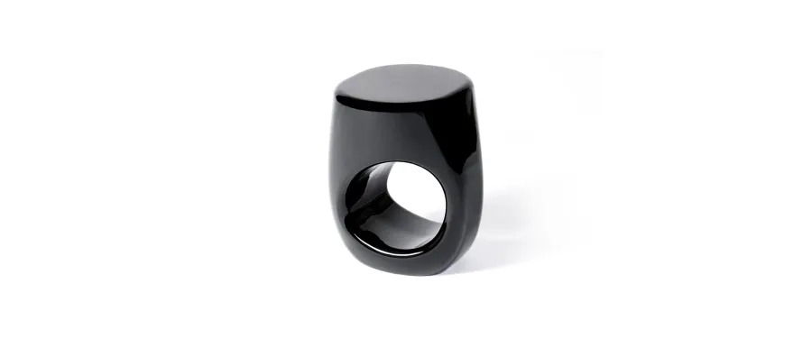 obrazek 1 Piękny stylowy stołek o minimalistycznym designie