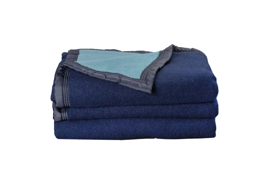 obrazek 1 Komfortowy koc, pled Volta Marine Myosotis 100% wełna