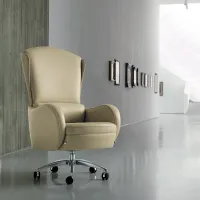 Picture A refined and elegant armchair designed for managers' offices - Mascheroni