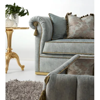 Zdjęcie Wyjątkowy klasyczny stół do salonu