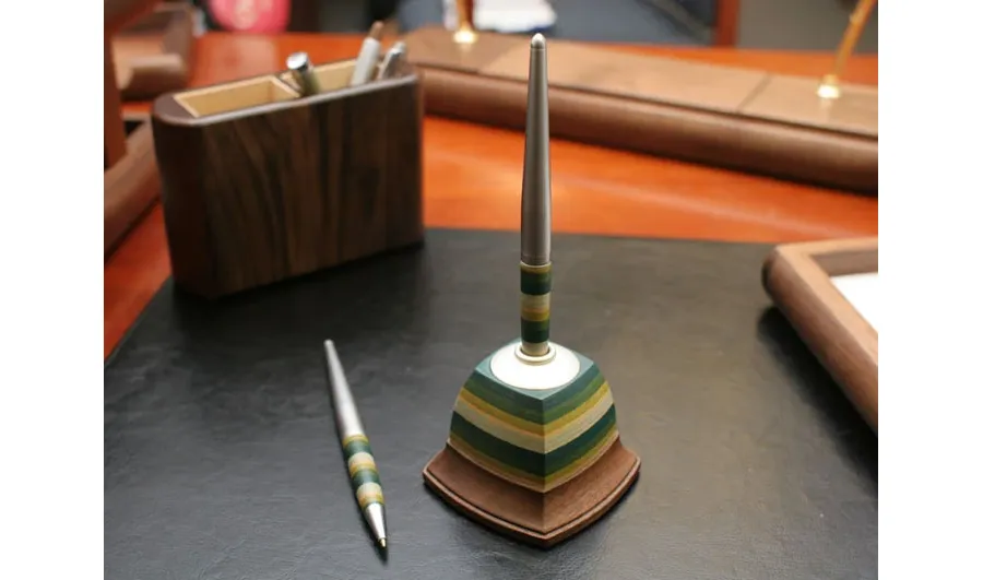 picture 1 Pen Stand Liberty model 2101CDA