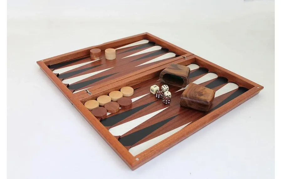 obrazek 1 Ekskluzywny zestaw drewniany do gry w backgammon - 49x44 cm