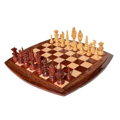 Zdjęcie Unikalny zestaw szachowy oparty na tematyce Świętego Mikołaja - The Chess Empire