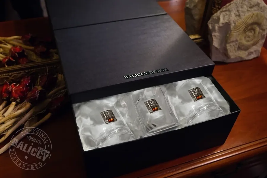obrazek 3 Karafka do whisky bursztyn z inicjałami
