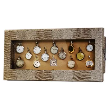 Zdjęcie Fantastyczna gablotka ścienna na zegarki kieszonkowe!