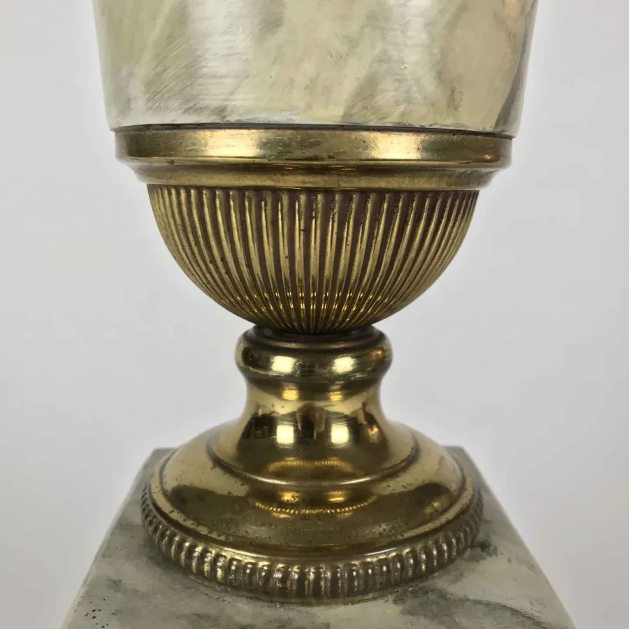 obrazek 5 Elegancka francuska lampa stołowa z metalu ozdobionego imitacją marmuru