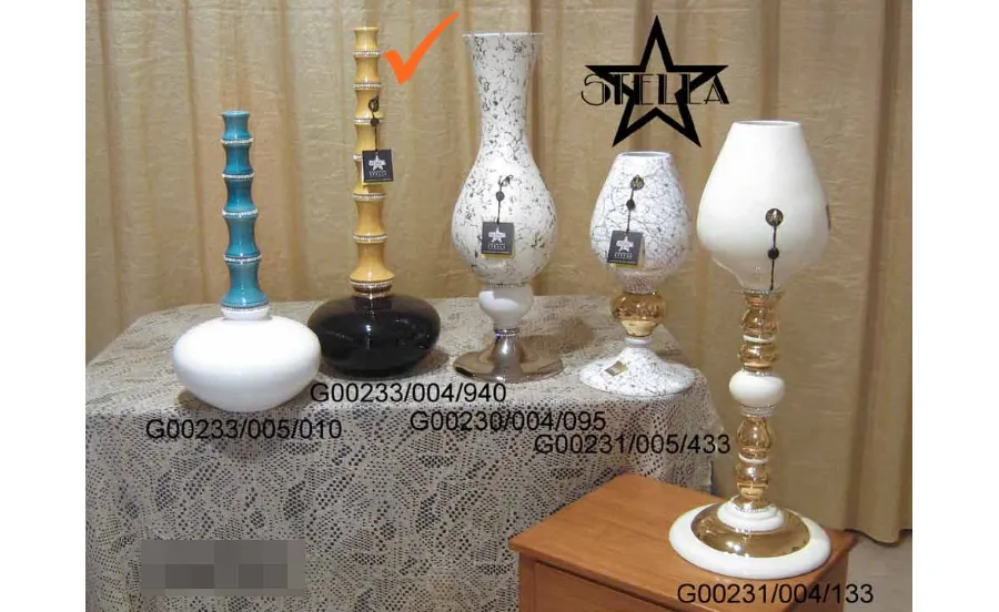 obrazek 1 Urokliwy cebulowy wazon z czarnego bursztynu i złota